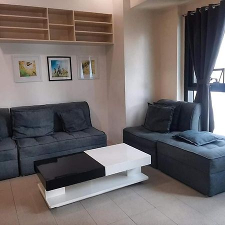Spacious 2 Bedroom Unit With Pool マニラ市 エクステリア 写真