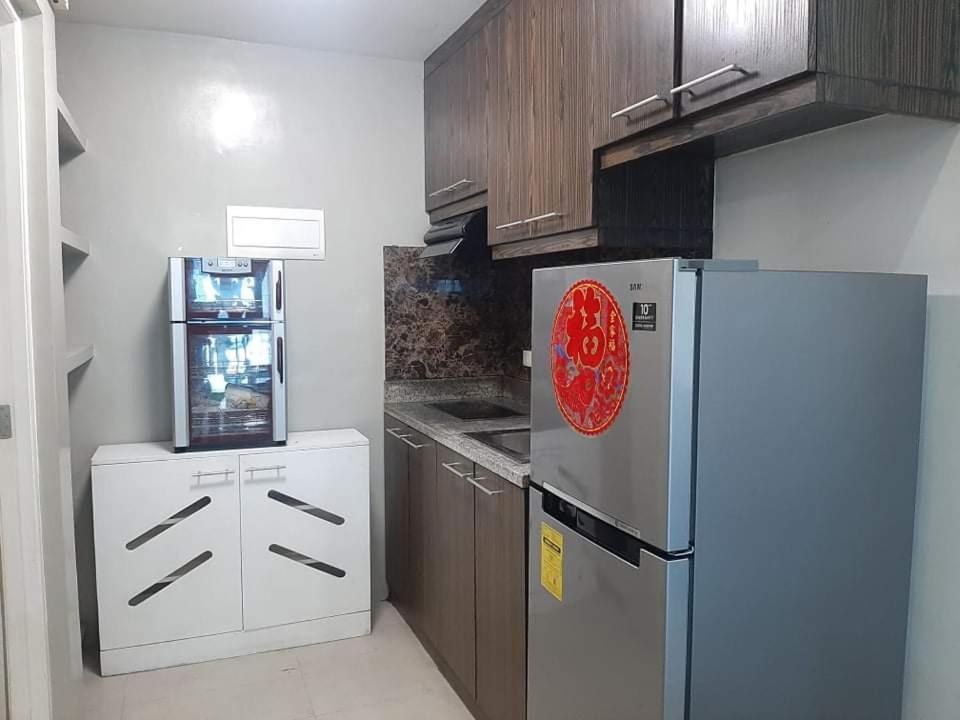 Spacious 2 Bedroom Unit With Pool マニラ市 エクステリア 写真