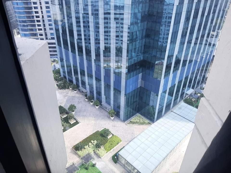 Spacious 2 Bedroom Unit With Pool マニラ市 エクステリア 写真